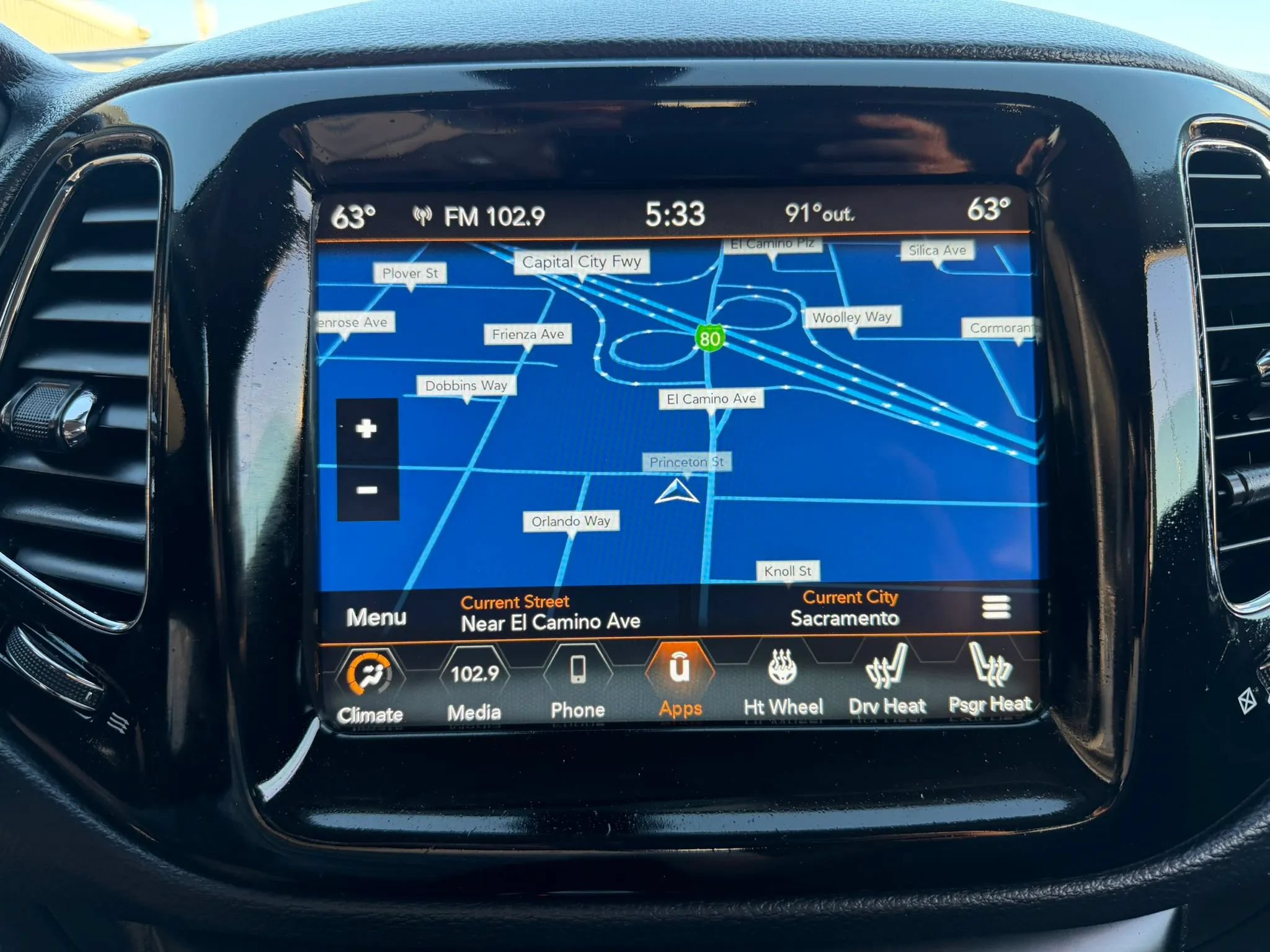 Used 2018 Jeep Compass Limited w/ Navigation Group FWD image 12