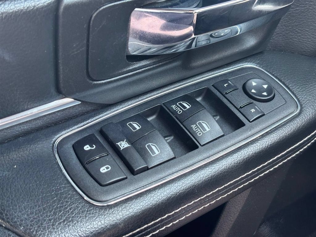 Used 2023 RAM 1500 Warlock AWD/4WD image 13