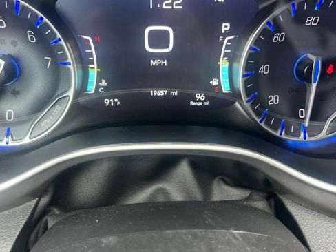 Used 2026 Chrysler Pacifica Select FWD image 19