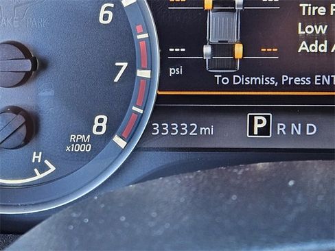 Used 2022 Nissan Titan SV w/ SV Convenience Package image 33