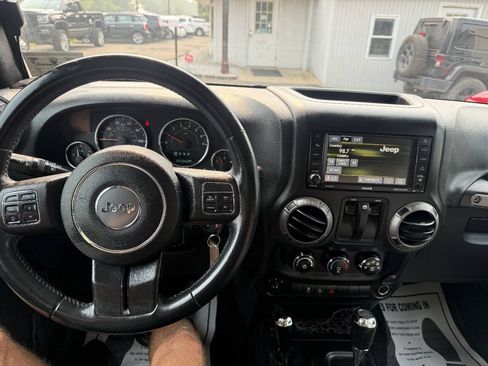 Used 2016 Jeep Wrangler Sport AWD/4WD image 10