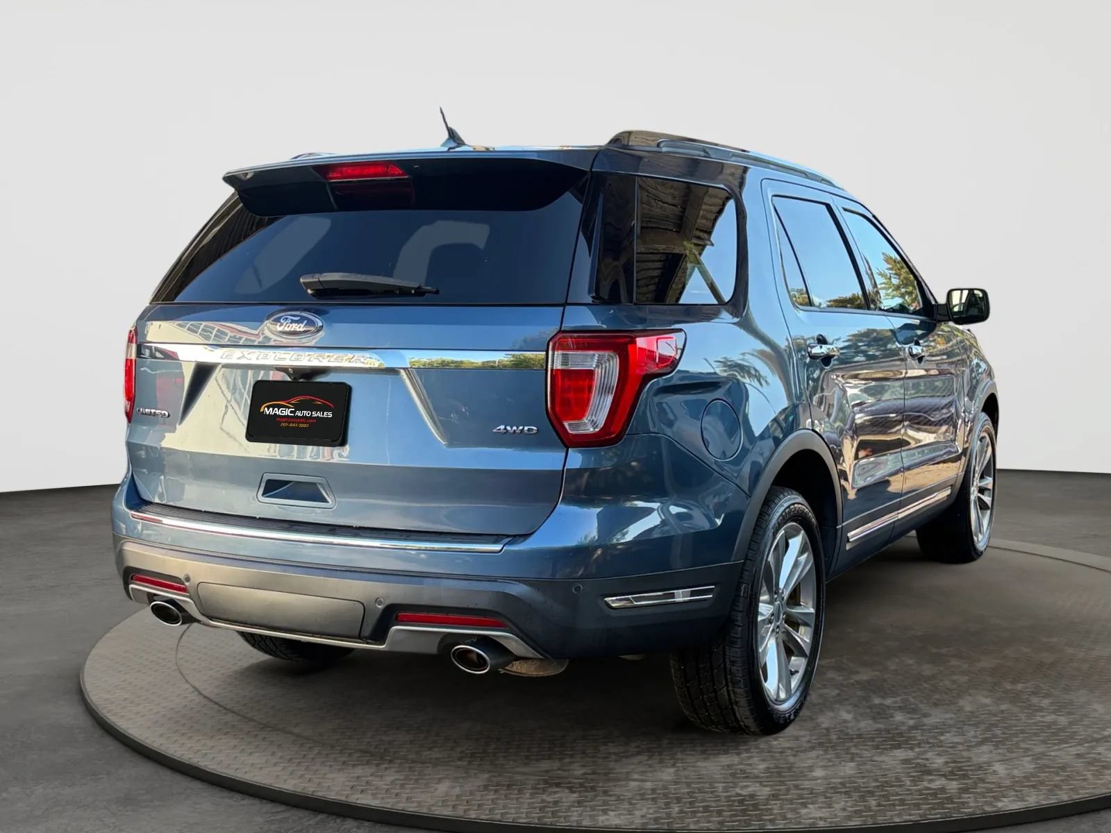 Used 2018 Ford Explorer Limited AWD/4WD image 10