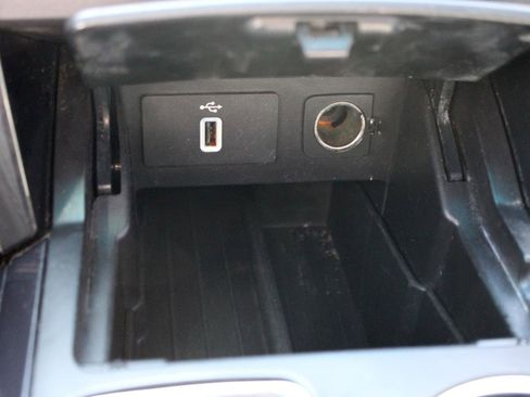 Used 2017 Ford Explorer XLT w/ Equipment Group 202A image 29