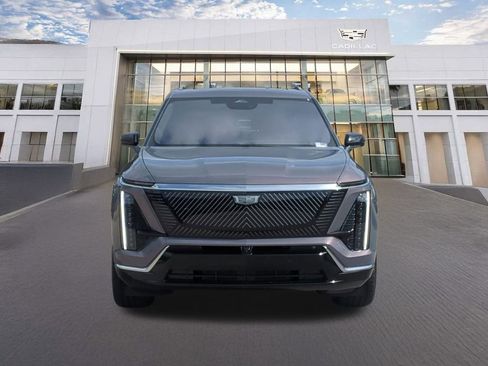 Used 2026 Cadillac Vistiq Premium Luxury image 2