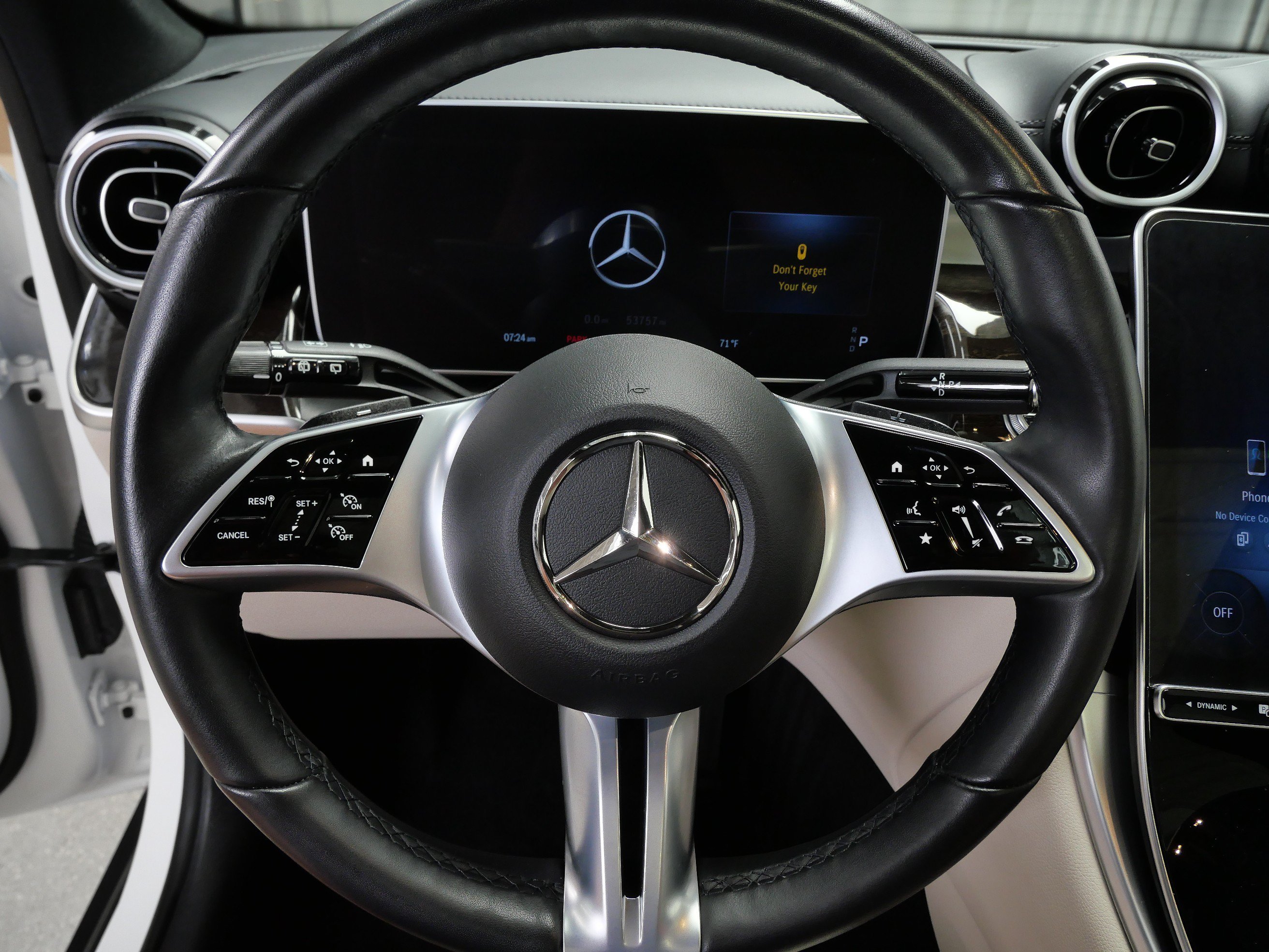 Used 2023 Mercedes-Benz GLC 300 4MATIC image 22