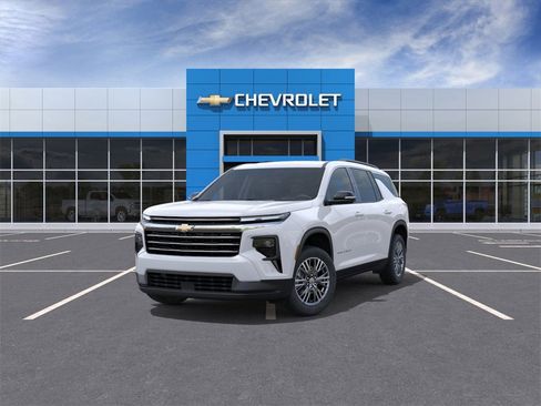 New 2026 Chevrolet Traverse LT image 8