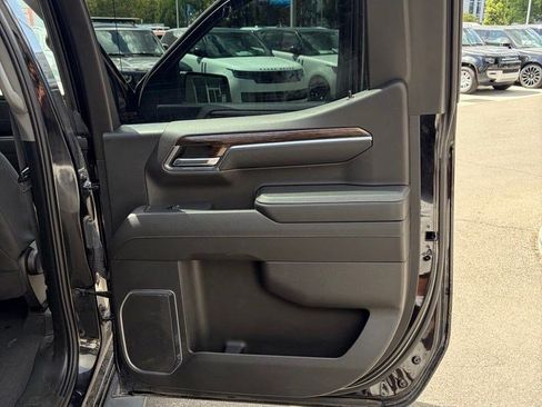 Used 2024 GMC Sierra 1500 Elevation w/ Preferred Package AWD/4WD image 9