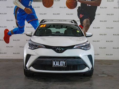 Used 2021 Toyota C-HR XLE FWD image 19