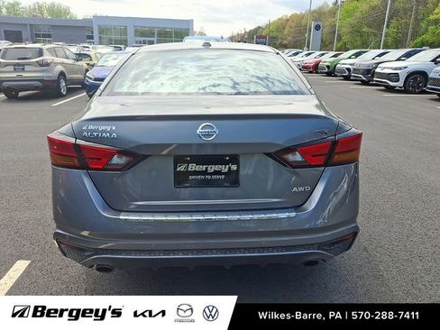 Used 2020 Nissan Altima 2.5 SR w/ Premium Package AWD/4WD image 6