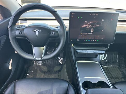 Used 2022 Tesla Model Y Long Range AWD/4WD image 20