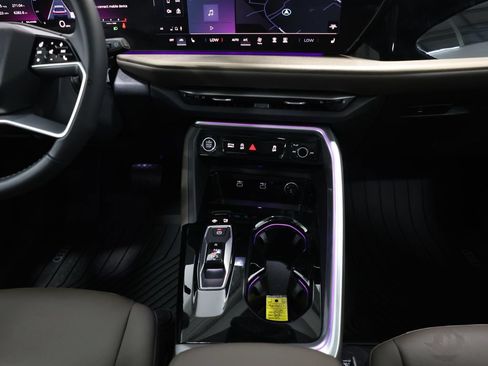 Certified 2025 Audi Q5 Premium w/ Premium Plus AWD/4WD image 20