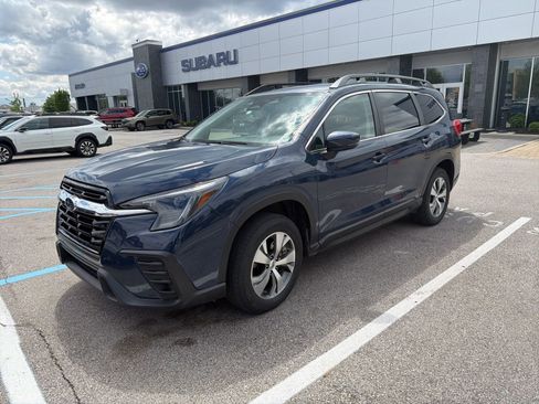 Used 2024 Subaru Ascent Premium w/ Convenience Package AWD/4WD image 3