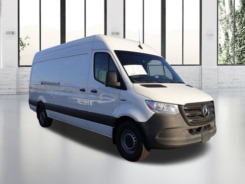 Used 2024 Mercedes-Benz eSprinter 170 Cargo image 8