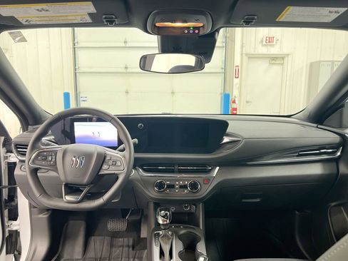 Used 2025 Buick Envista Preferred w/ Convenience I Package FWD image 10