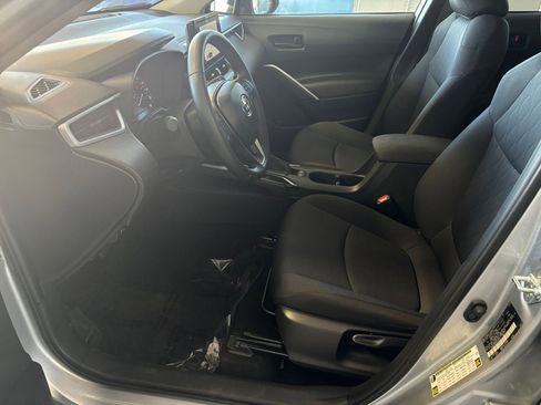 Used 2025 Toyota Corolla Cross LE image 26