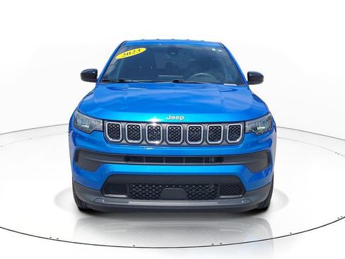 Used 2023 Jeep Compass Sport AWD/4WD image 2