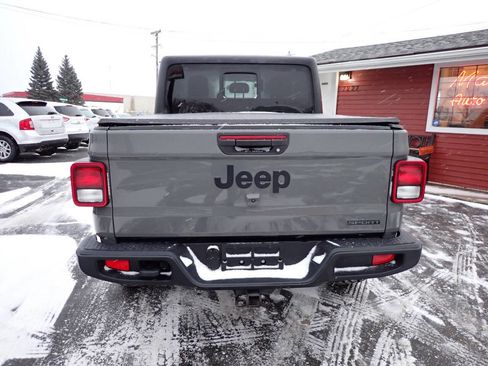 Used 2020 Jeep Gladiator Sport w/ Quick Order Package 24S image 5