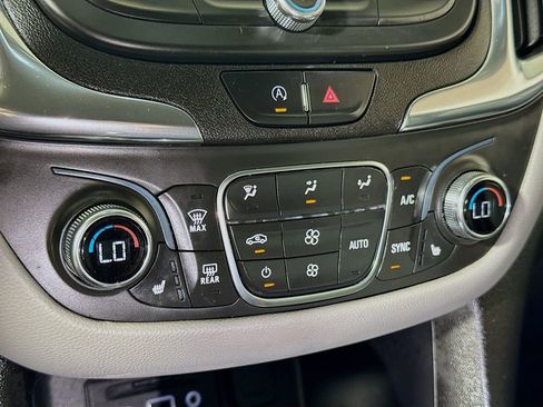 Used 2023 Chevrolet Equinox LT FWD image 14