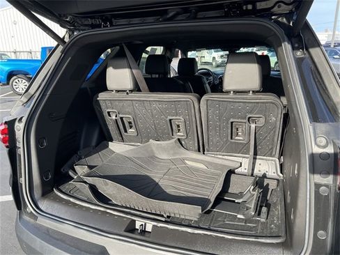 Certified 2023 Chevrolet Traverse LT w/ LPO, Floor Liner Package image 18