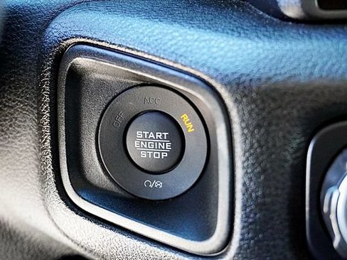 Used 2024 Jeep Wrangler Unlimited Sport AWD/4WD image 31