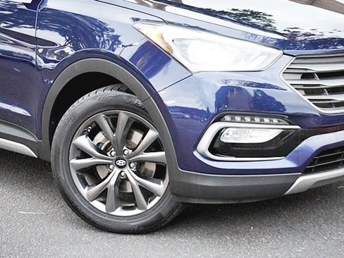 Used 2018 Hyundai Santa Fe Sport image 4