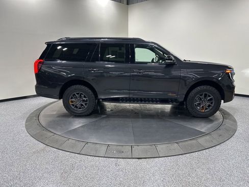 Used 2025 Ford Expedition Tremor image 4