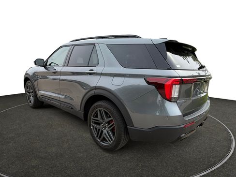 Used 2025 Ford Explorer ST-Line w/ ST-Line Street Pack AWD/4WD image 3
