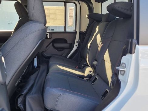 New 2025 Jeep Gladiator Rubicon w/ Convenience Group AWD/4WD image 10
