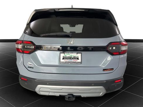 Used 2024 Honda Pilot TrailSport image 4