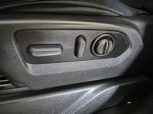 Used 2022 Chevrolet Silverado 1500 Custom image 18