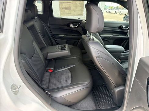New 2026 Jeep Compass Latitude AWD/4WD image 29