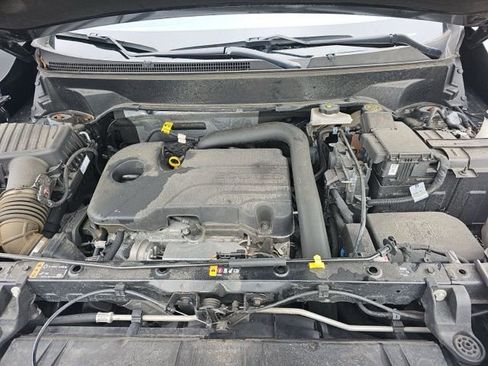 Used 2024 GMC Terrain SLT image 17