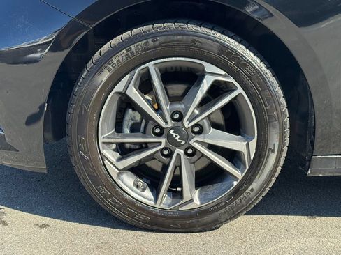 Used 2022 Kia Forte LXS FWD image 5
