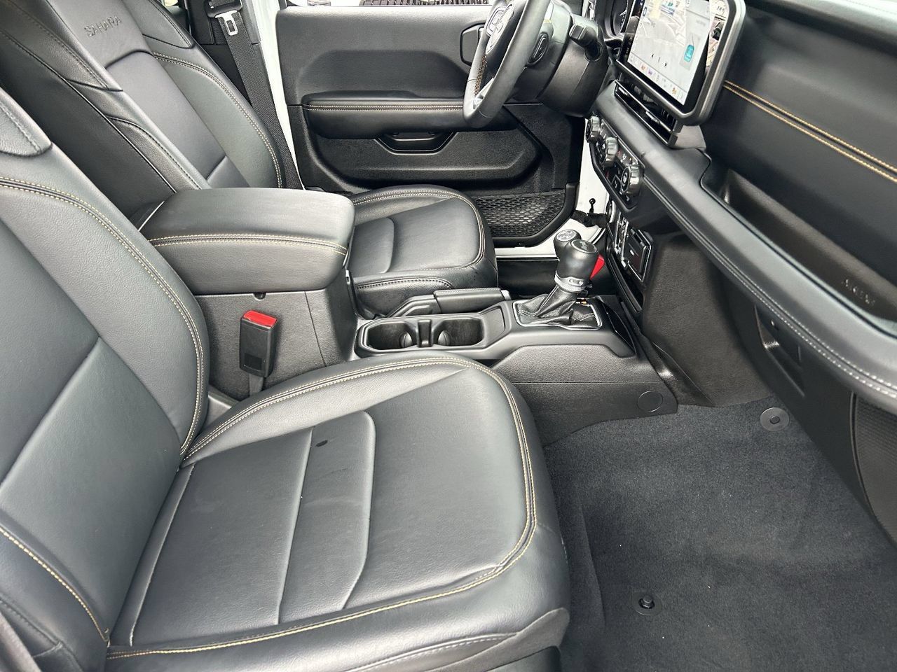 Used 2024 Jeep Wrangler Unlimited Sahara w/ Safety Group AWD/4WD image 12