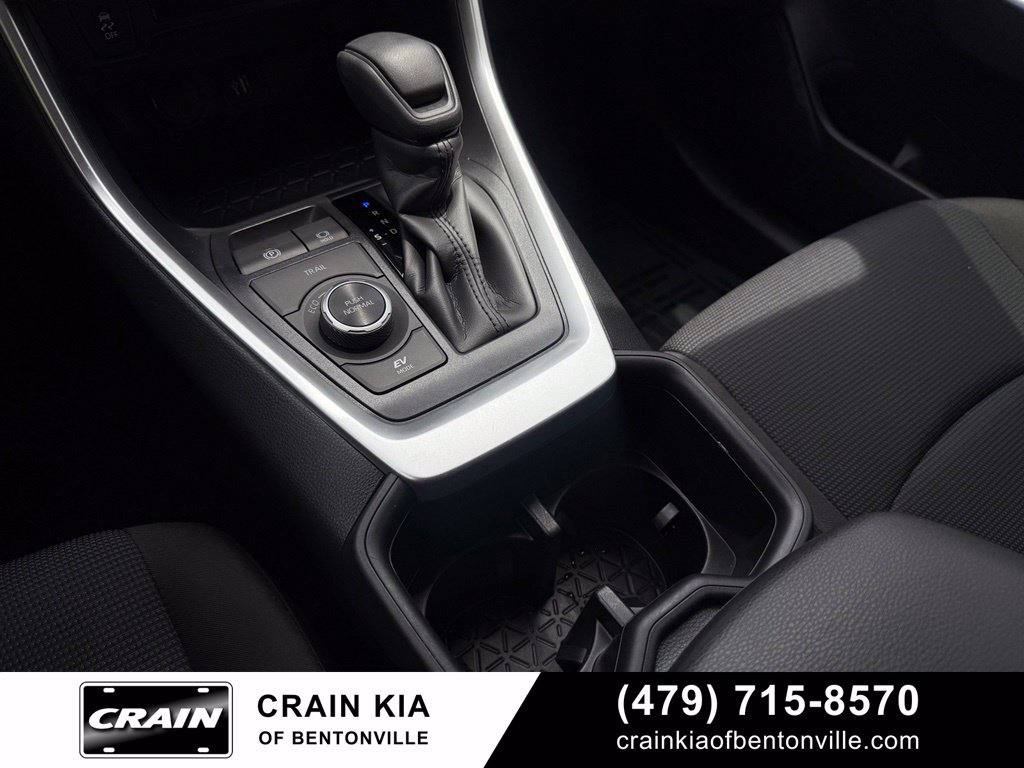 Used 2025 Toyota RAV4 LE AWD/4WD image 19