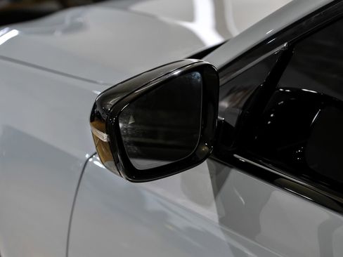 Used 2023 BMW 330i xDrive Sedan w/ M Sport Package image 43