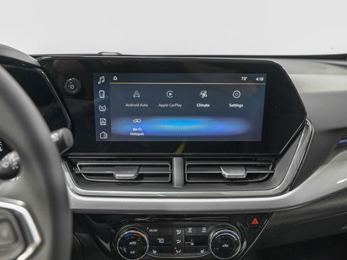 Used 2025 Chevrolet Trax LT w/ Driver Confidence Package image 20