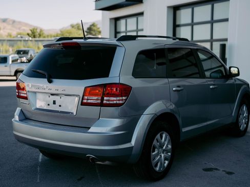 Used 2019 Dodge Journey SE image 7