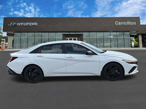 New 2026 Hyundai Elantra SEL Sport FWD image 5