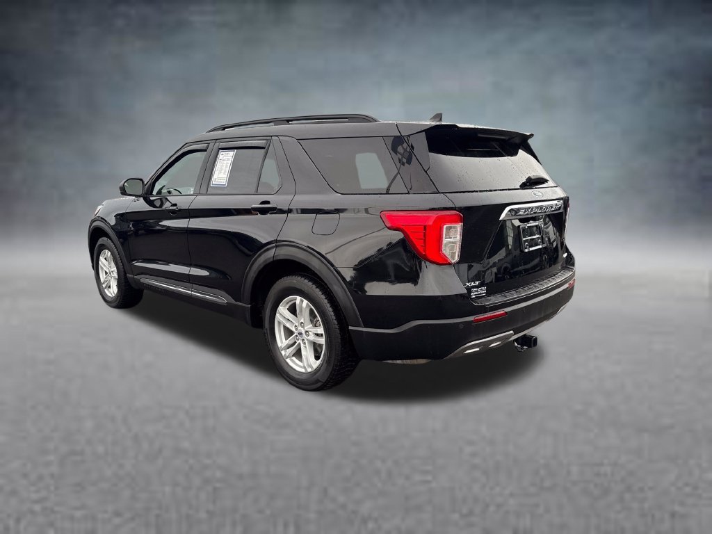 Used 2021 Ford Explorer XLT w/ Equipment Group 202A AWD/4WD image 9