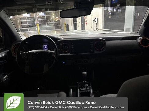 Used 2018 Toyota Tacoma TRD Sport image 30