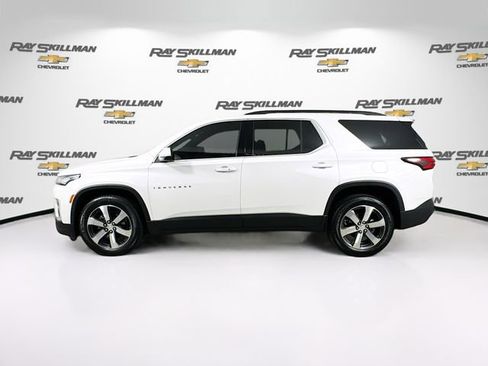 Used 2023 Chevrolet Traverse LT w/ LT Premium Package image 4