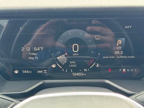 Certified 2025 GMC Acadia Elevation AWD/4WD image 24