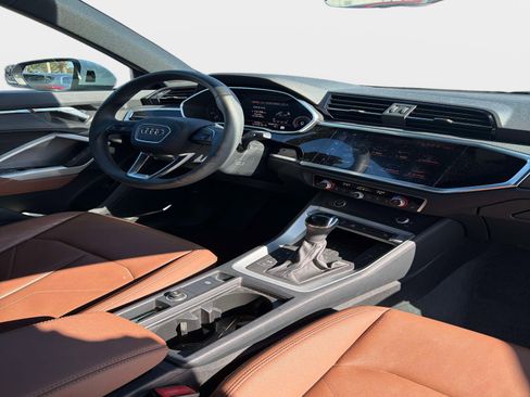 Used 2021 Audi Q3 2.0T Premium Plus w/ Premium Plus Package image 8