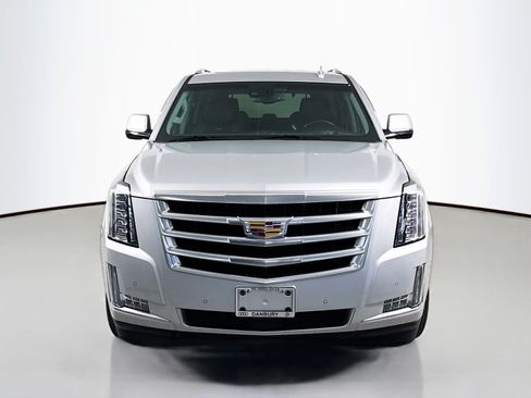 Used 2016 Cadillac Escalade Premium image 6