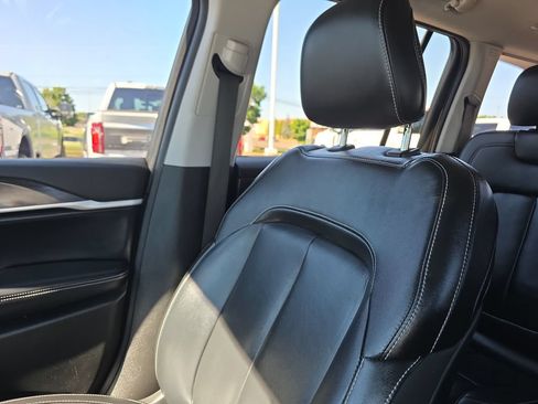 Used 2023 Jeep Grand Cherokee Limited AWD/4WD image 40