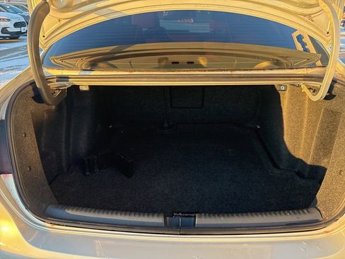 Used 2011 Volkswagen Jetta SE image 29