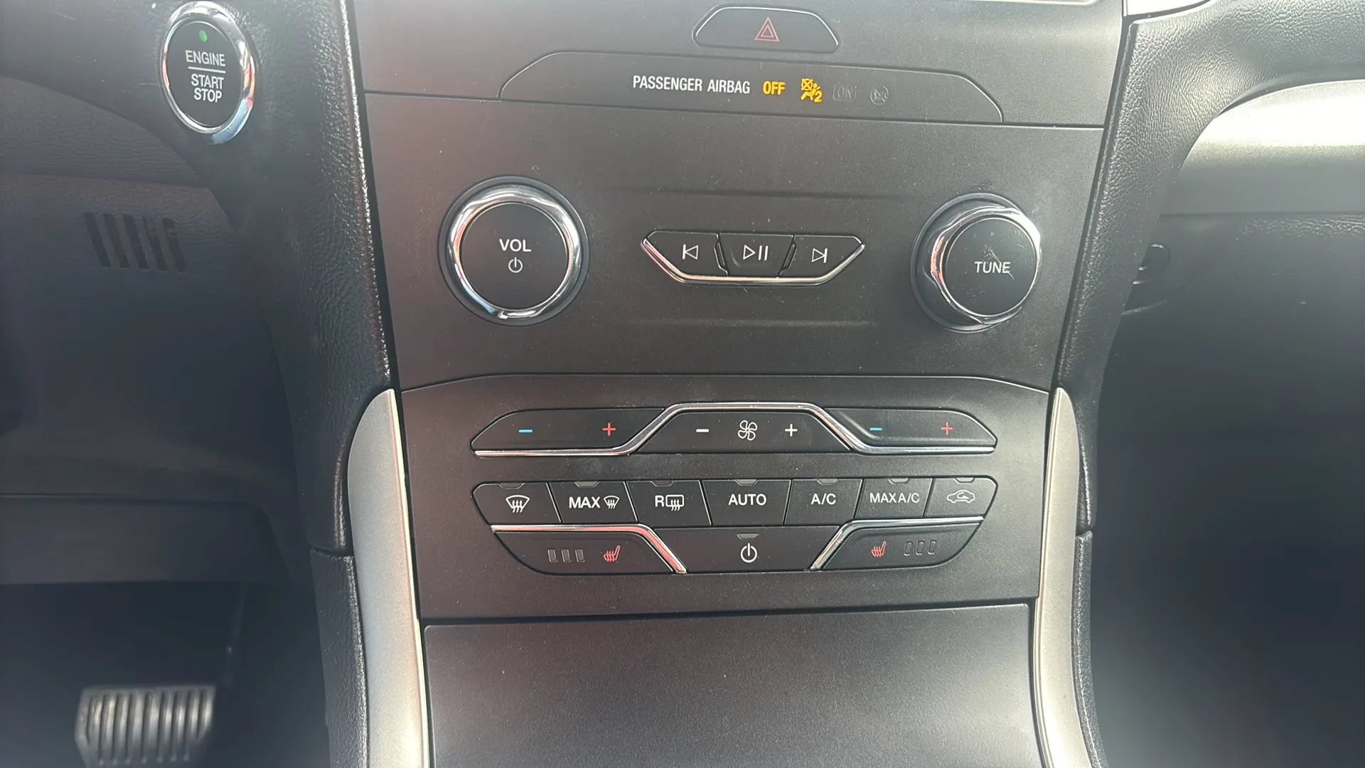 Used 2020 Ford Edge SEL FWD image 8
