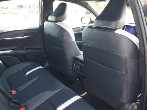 Used 2025 Toyota Camry SE image 21