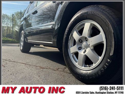 Used 2010 Jeep Grand Cherokee Laredo image 9